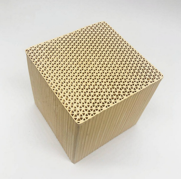 蜂窝沸石分子筛1.png